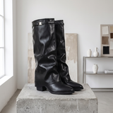 Vutoria Alexandra in black on a concrete plinth