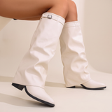 Vutoria Alexandra in off-white, side view